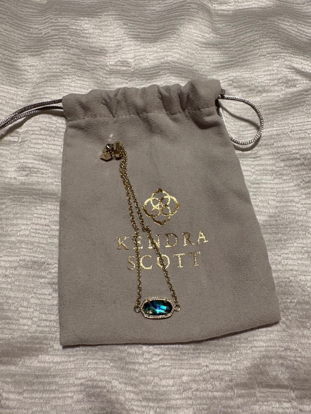Kendra Scott Gold Pendant Bracelet